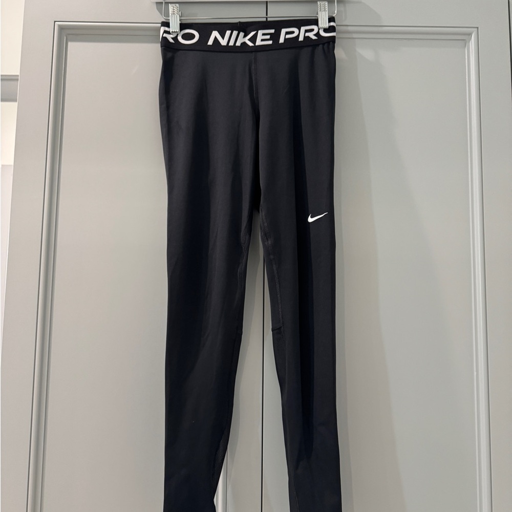 Nike Pro Women’s Black Leggings